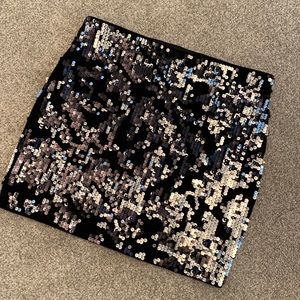 Gorgeous Express skirt with Sparkles sz M Perfect for Christmas and HOLIDAYS